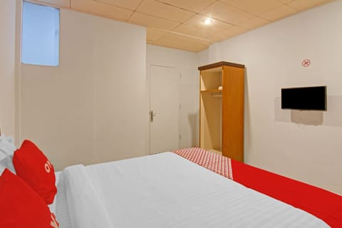 Deluxe Double Room | Laptop workspace, free WiFi, bed sheets