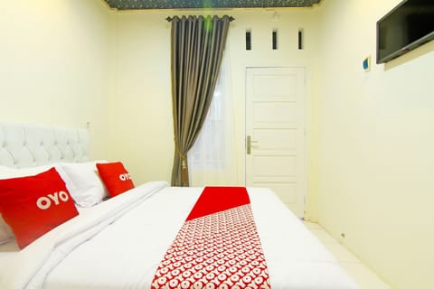 Standard Double Room | Laptop workspace, free WiFi, bed sheets