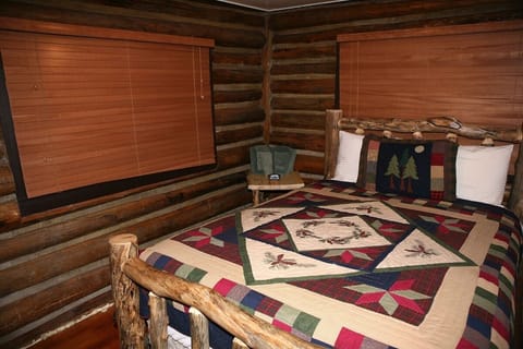 Cabin, 3 Bedrooms | Interior