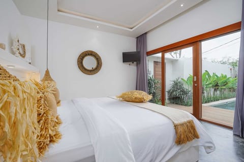 Basic Villa, 1 King Bed | 1 bedroom, iron/ironing board, bed sheets