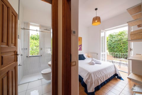 Deluxe Villa | Iron/ironing board, free WiFi, bed sheets