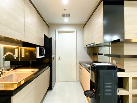 Apartment | Private kitchen | Full-size fridge, microwave, stovetop, rice cooker