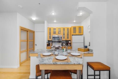 Classic Apartment | Private kitchen | Fridge, microwave, oven, dishwasher