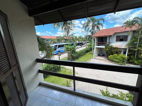 Comfort Townhome | Balcony