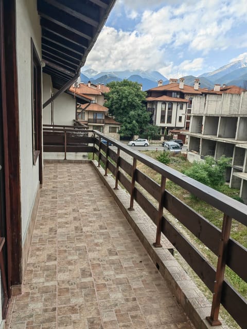 Apartment, 1 Bedroom, Balcony, Mountain View | Balcony