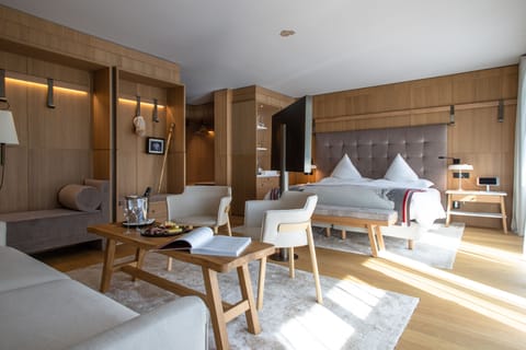 Family Suite | 1 bedroom, premium bedding, minibar, in-room safe