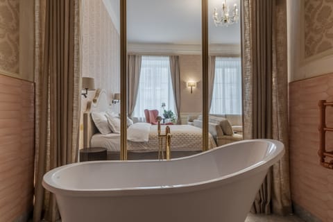 Premium Double Room | Bathroom | Rainfall showerhead, designer toiletries, hair dryer, bathrobes