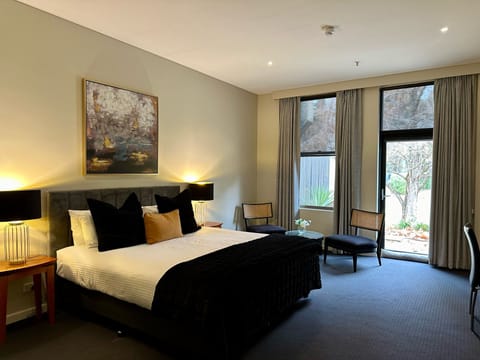 Deluxe Room, Balcony (Deluxe King Suite) | Iron/ironing board, free WiFi, bed sheets