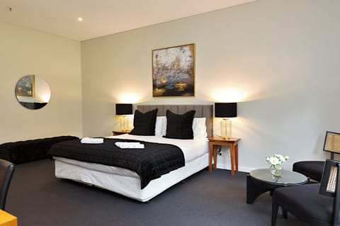 Deluxe Room, Balcony (Deluxe King Suite) | Iron/ironing board, free WiFi, bed sheets