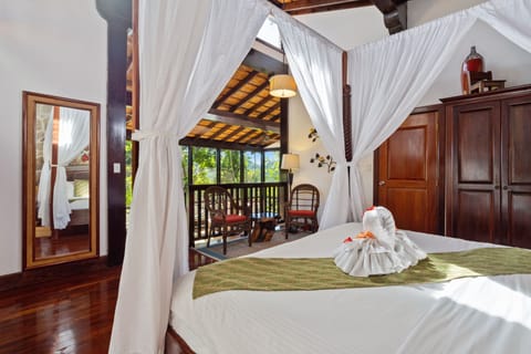 Luxury Tree House, 1 King Bed, Valley View | 1 bedroom, premium bedding, in-room safe, bed sheets