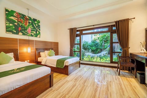Deluxe Suite | 1 bedroom, in-room safe, desk, iron/ironing board