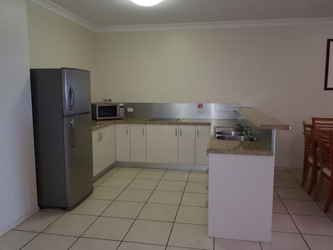 Standard Apartment, 1 Bedroom, Non Smoking, Kitchen (Ocean Apartment) | Private kitchen | Full-size fridge, microwave, stovetop, dishwasher