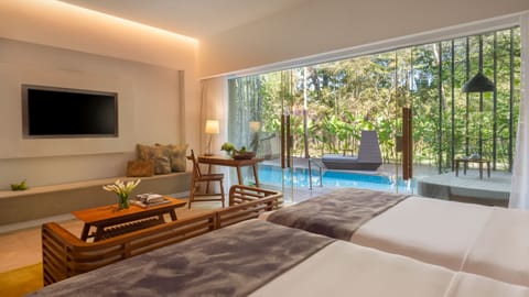 Impressive Lagoon Pool Suite - 2 Double Beds | Premium bedding, minibar, in-room safe, desk