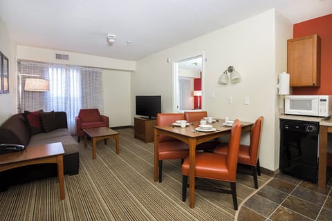 Premium bedding, pillowtop beds, desk, iron/ironing board