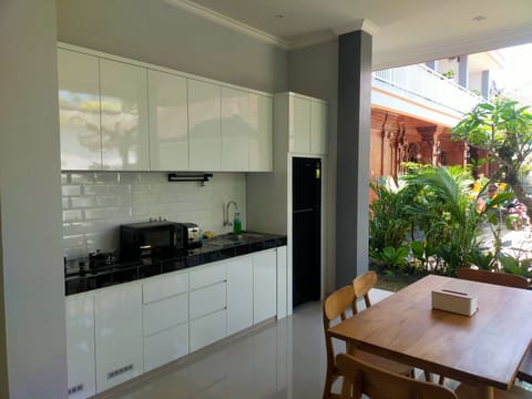 Fridge, microwave