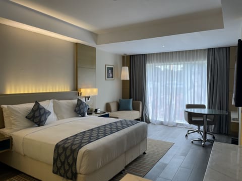 Executive Double or Twin Room | In-room safe, individually furnished, desk, laptop workspace