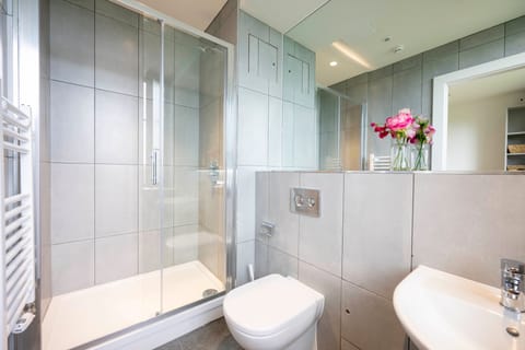 Dunlin Village Single Room | Bathroom