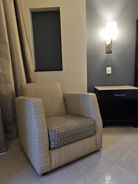 Executive room, Pool front, 2 double beds | Premium bedding, down comforters, pillowtop beds, in-room safe