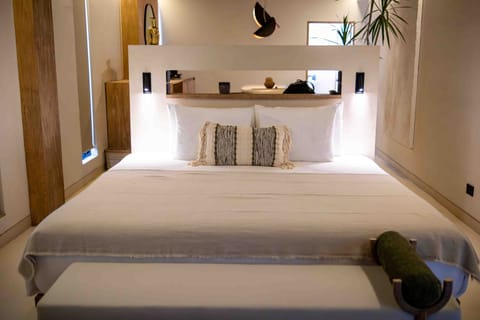 Corner Suite | Premium bedding, down comforters, minibar, in-room safe