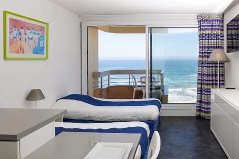 Studio, Balcony, Sea View | Soundproofing, iron/ironing board, free WiFi, bed sheets