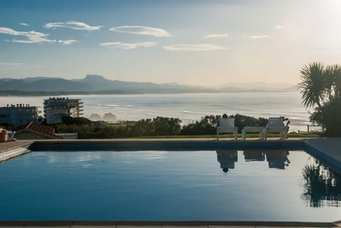 Outdoor pool, sun loungers