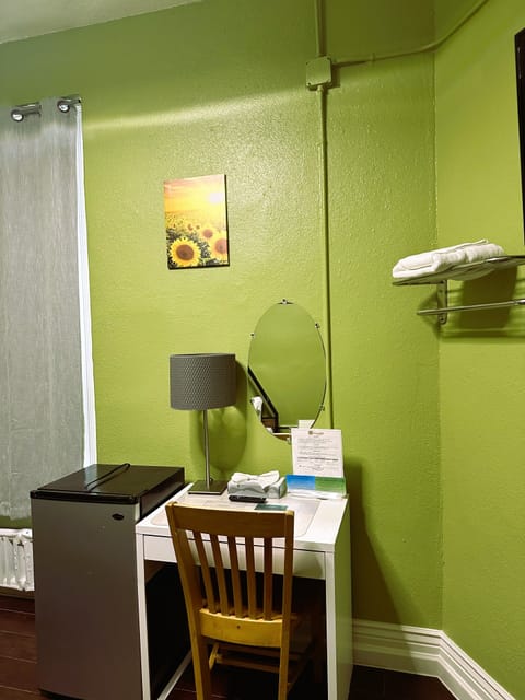 Family room shared bath room | In-room safe, desk, free WiFi, bed sheets