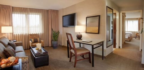 Suite, 1 King Bed, Non Smoking (Living Room;with Sofabed) | Premium bedding, desk, laptop workspace, soundproofing