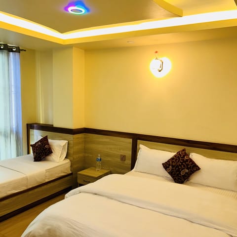 Luxury Triple Room | Soundproofing, free WiFi, bed sheets