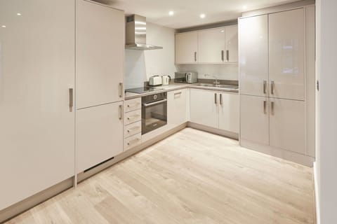 Apartment | Private kitchen | Electric kettle, toaster