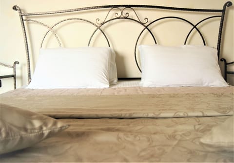 Studio Suite | Premium bedding, down comforters, minibar, in-room safe