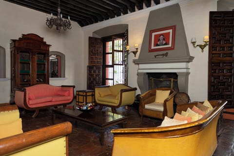 Breakfast, lunch and dinner served