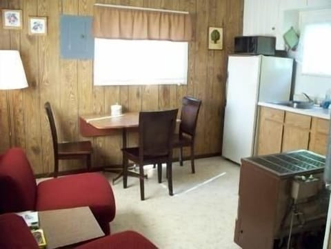 Standard Cottage, 1 Bedroom, Valley View | Living area | TV, DVD player