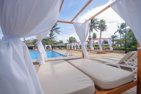 3 outdoor pools, pool umbrellas, sun loungers