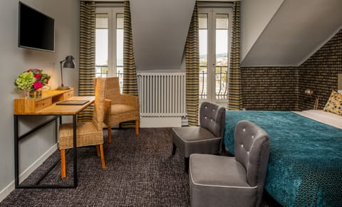 Superior Room, 1 Queen Bed | Premium bedding, pillowtop beds, individually decorated