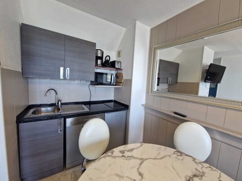 Apartment | Private kitchen | Mini-fridge, microwave, stovetop, dishwasher