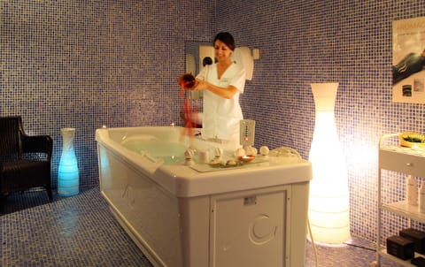 Sauna, spa tub, steam room, Turkish bath, body treatments, hydrotherapy