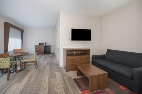 Suite, 1 Bedroom | In-room safe, desk, iron/ironing board, free cribs/infant beds