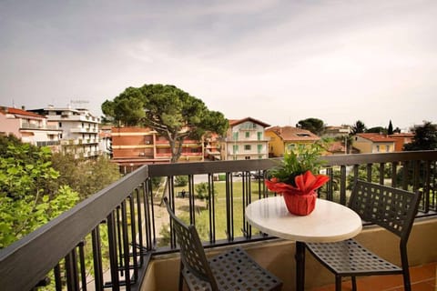 Family Room | Balcony