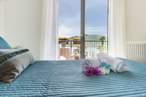 Standard Double or Twin Room, Lake View, Ground Floor | In-room safe, desk, rollaway beds, free WiFi