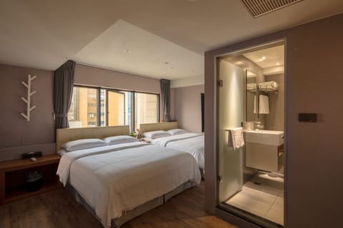 Luxury Double or Twin Room, 1 Bedroom | Premium bedding, in-room safe, desk, soundproofing