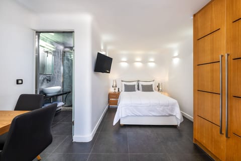 Standard Double | Premium bedding, minibar, in-room safe, desk