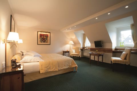 Comfort Double Room, Garden Area | Premium bedding, pillowtop beds, in-room safe, individually decorated