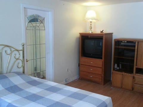 Private Room - 3 Beds | 1 bedroom, free WiFi, bed sheets