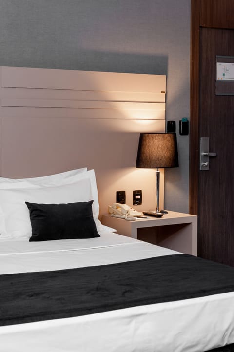 Premium Double Room | Minibar, in-room safe, desk, blackout drapes