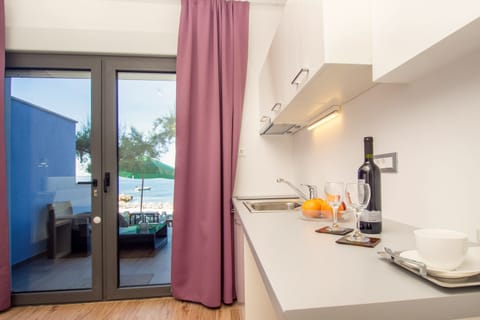 Deluxe Double Room Terrace Sea View | Blackout drapes, iron/ironing board, free WiFi, bed sheets