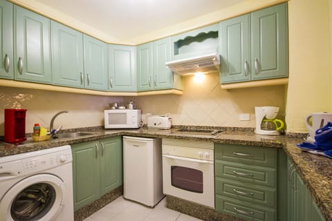 Comfort Apartment, 1 Bedroom | Private kitchen | Full-size fridge, microwave, stovetop, espresso maker