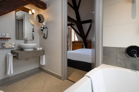 Standard Double Room | Premium bedding, in-room safe, desk, iron/ironing board