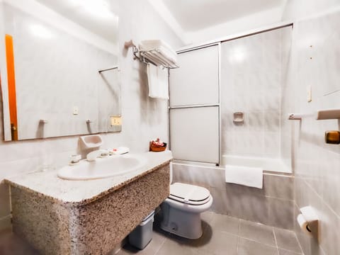 Family Triple Room | Bathroom | Free toiletries, hair dryer, towels, soap