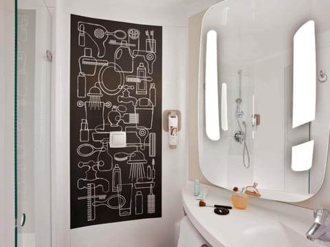 Egyptian cotton sheets, premium bedding, pillowtop beds, blackout drapes