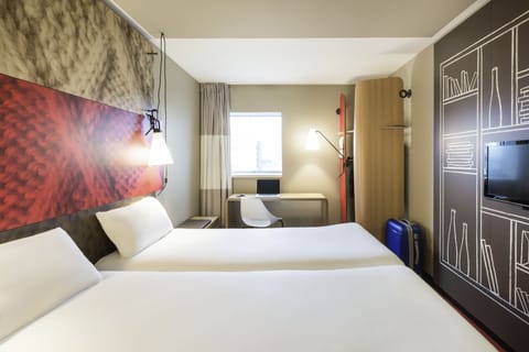 Standard Room, 2 Twin Beds | View from room